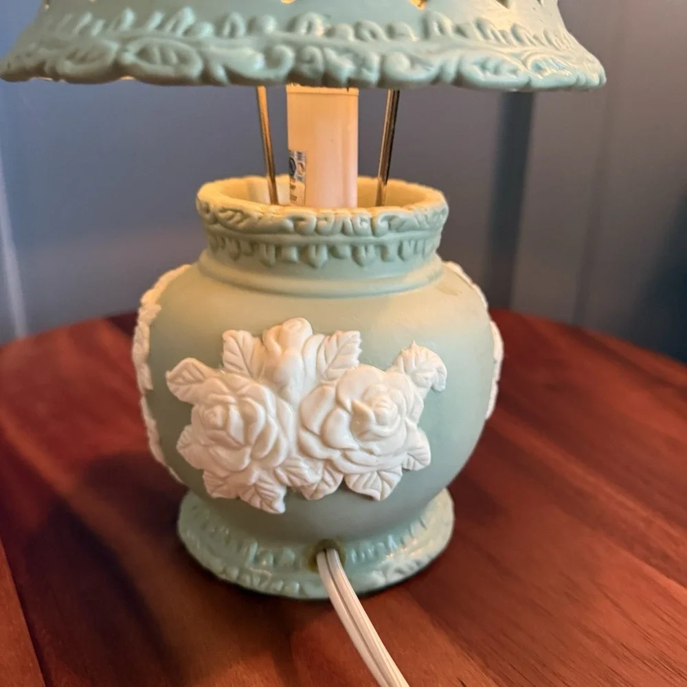 Vintage Jasperware Style Accent Lamp‎ Cameo Heart Cutout Mint Green Kitchen Mini